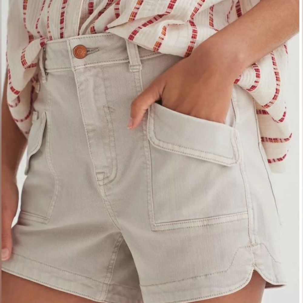 Anthropologie Pilcro Ultra High-Rise Utility Denim Shorts. Size 29.
